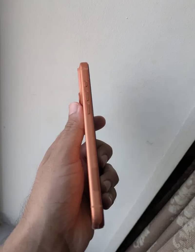 Apple iPhone 17 Pro Max 4