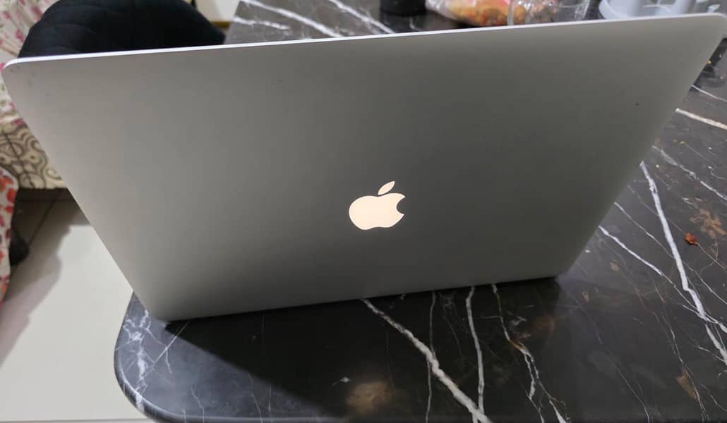 mac book pro 0
