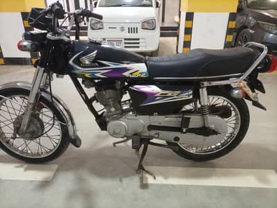 Honda 125 2020 model Larkana nmbr urgent sale 0/3/1/5/2/3/9/6/6/5/8