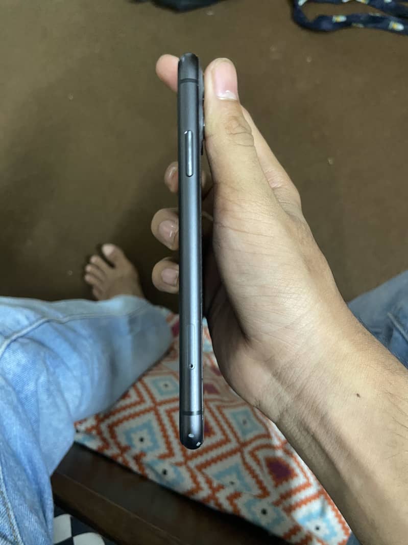 Apple iPhone 11 0