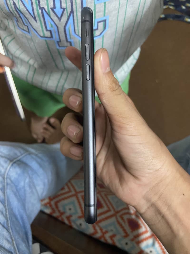 Apple iPhone 11 1