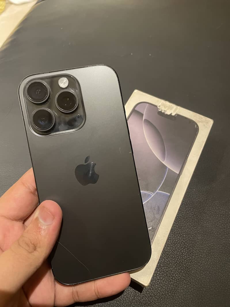 iPhone 16 Pro 0