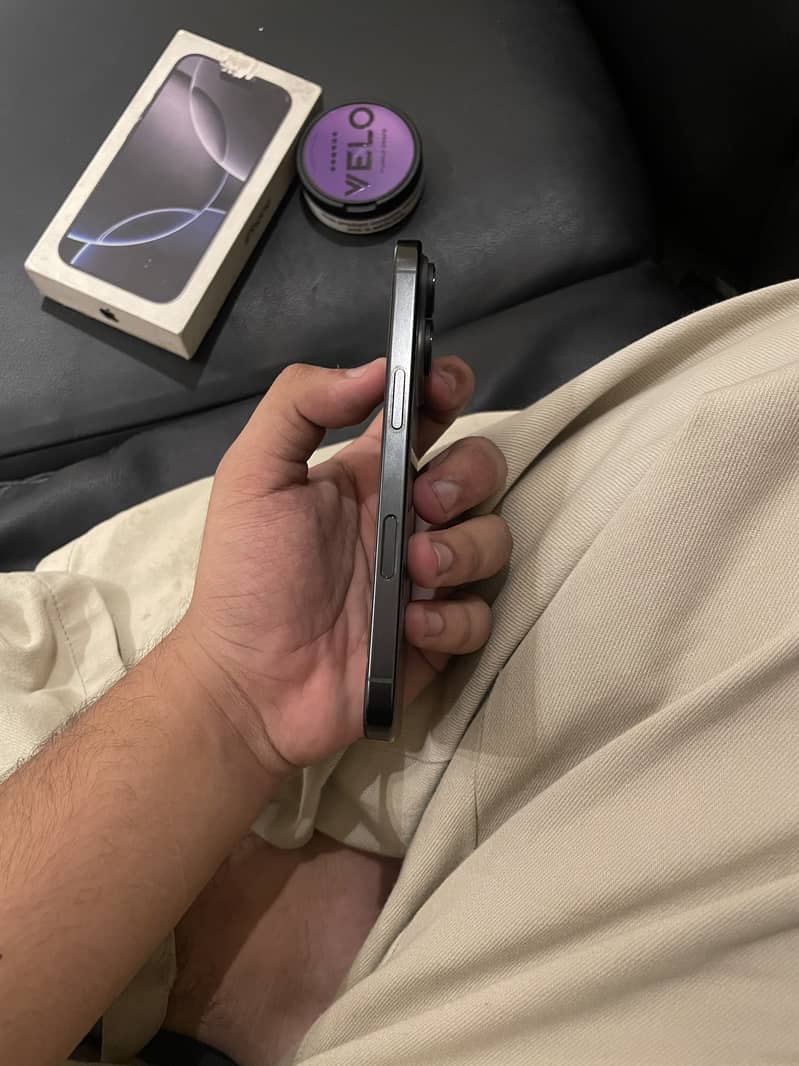 iPhone 16 Pro 2