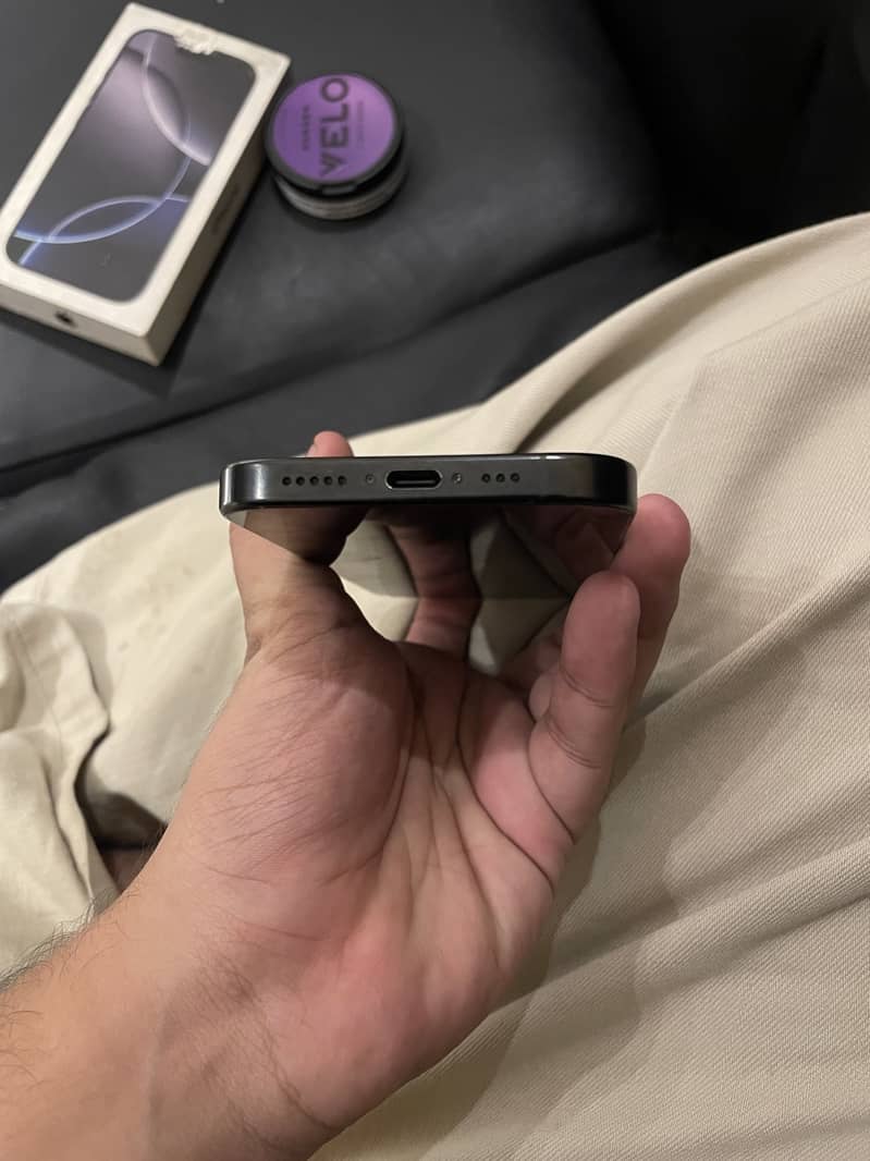 iPhone 16 Pro 5