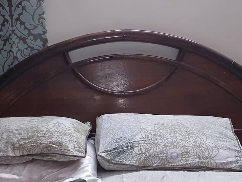 King size bed 1