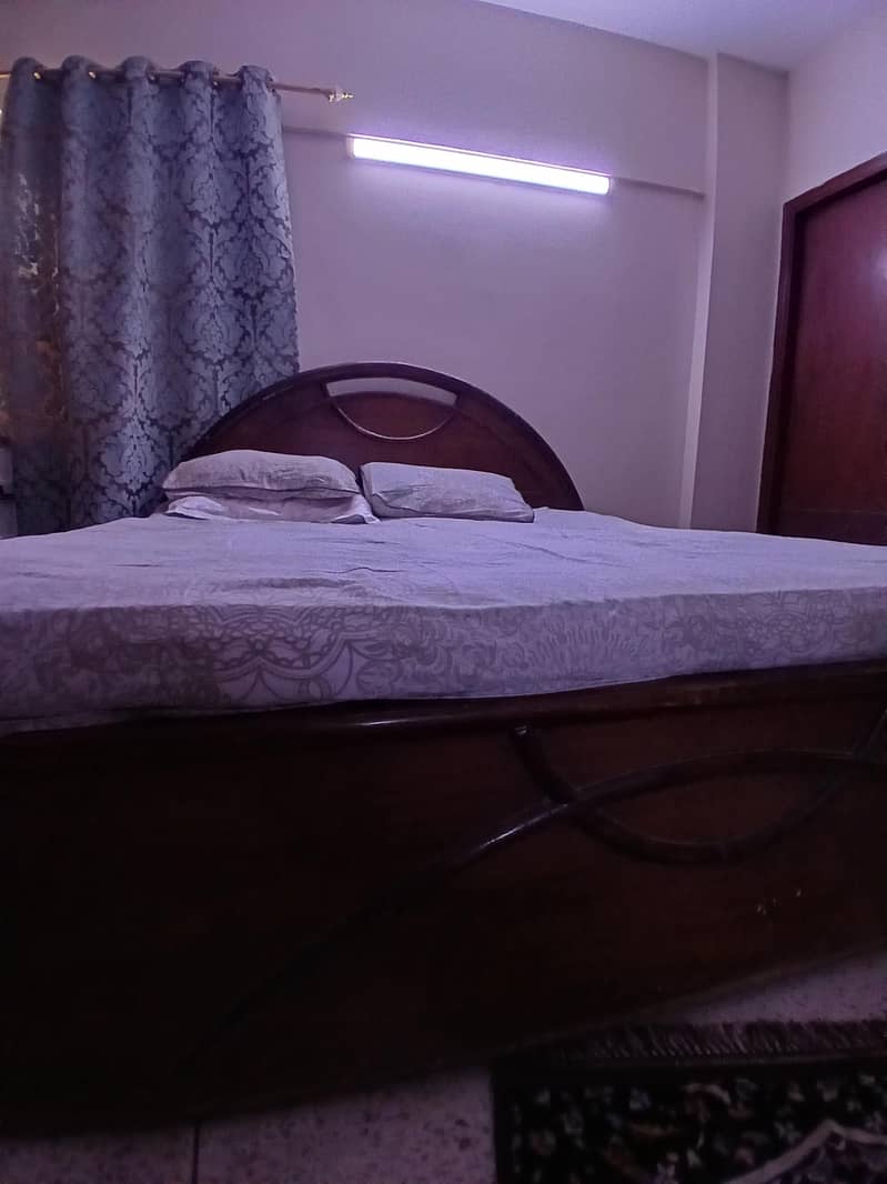 King size bed 2