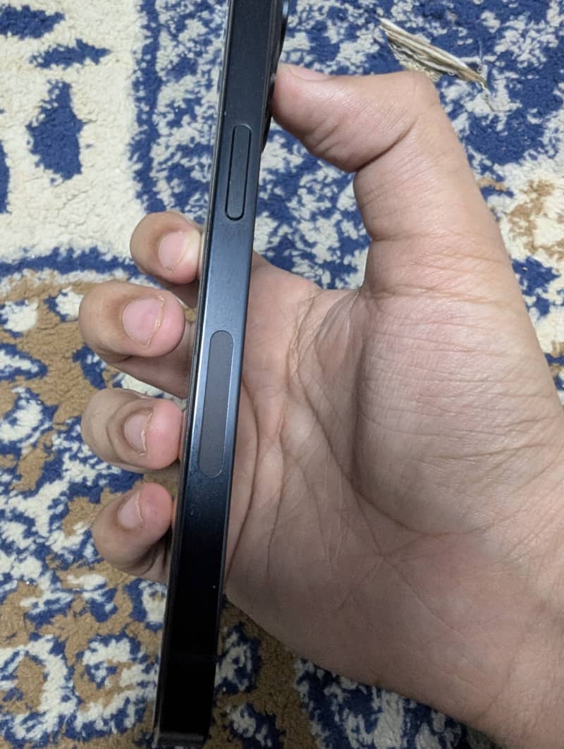 Apple iPhone 14 4