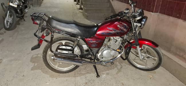 Suzuki GS 150 SE  Red  2022