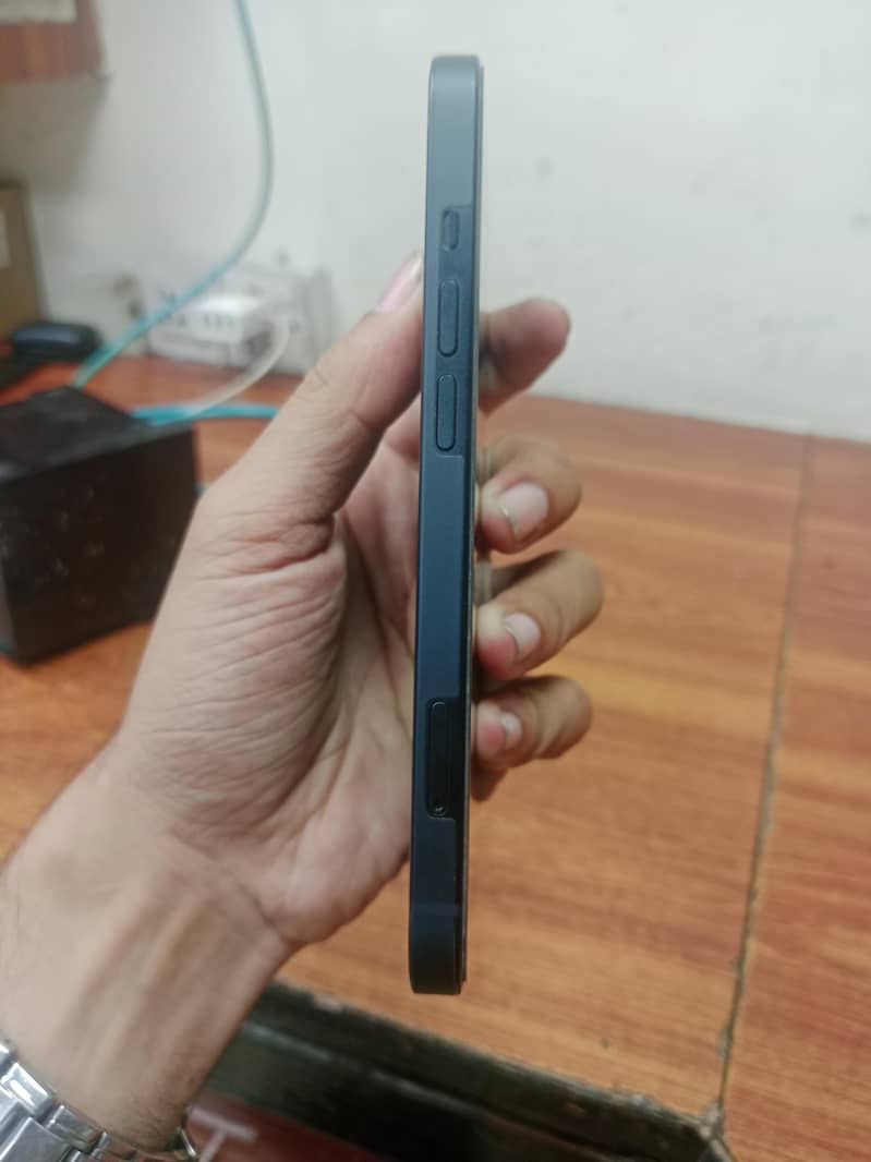 Iphone 13 JV 4