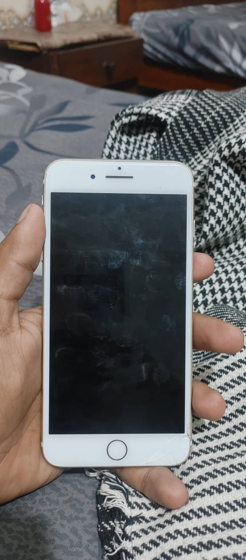 Apple iPhone 7 Plus 1