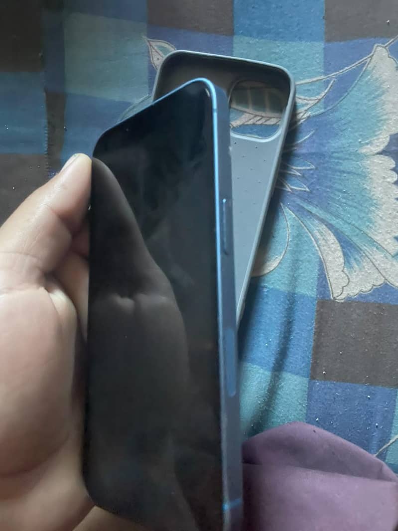 Apple iPhone 13 3