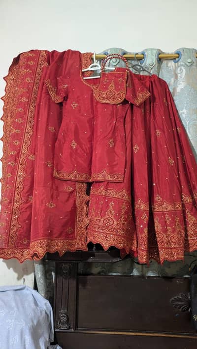 mehroon lehnga for sell