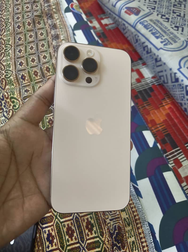 Apple iPhone 16 Pro Max 5