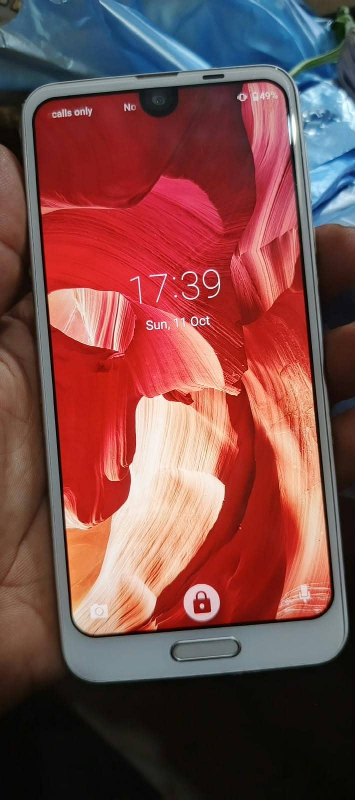 Sharp Aquos R2 4