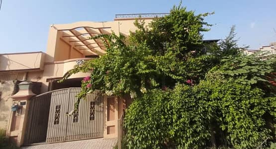 Spacious 10 Marla House Available For Sale In Lalazar2