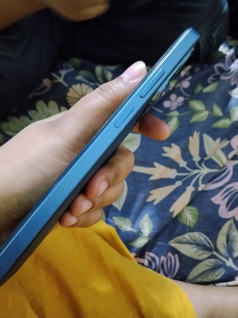 Realme C63 6
