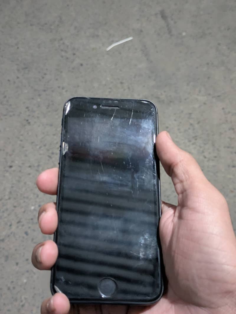 Apple iPhone 7 1