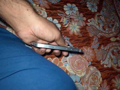 Apple iPhone 13 mini sin chal ri h 1 saal sy