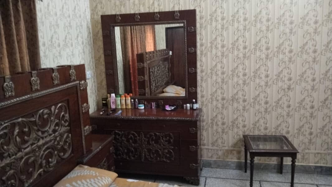 Double bed Excellent condition without mattress 2