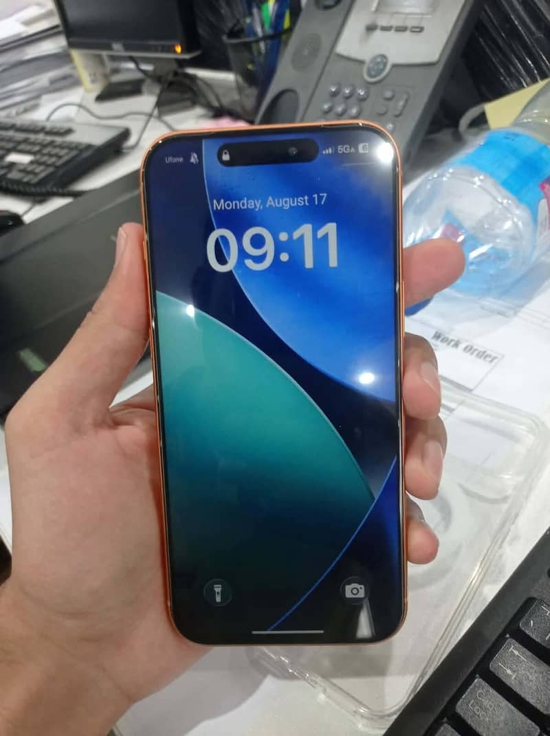 Apple iPhone 17 Pro Max 4