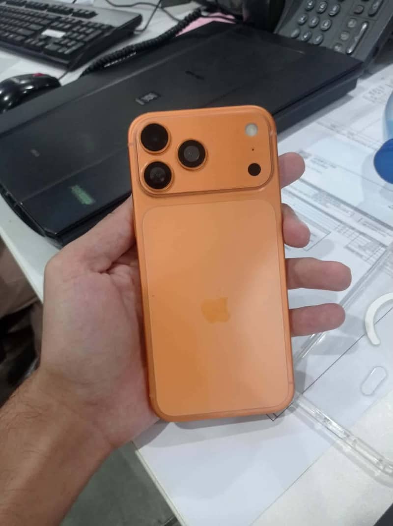 Apple iPhone 17 Pro Max 11