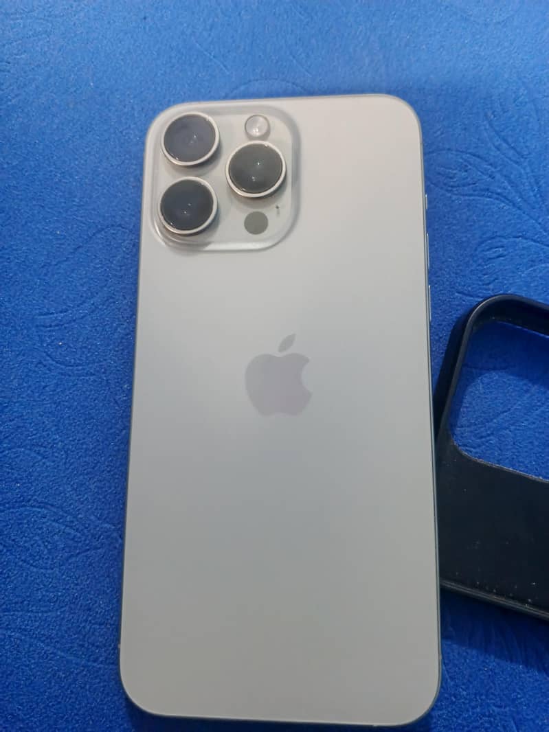 Apple iPhone 15 Pro Max 1