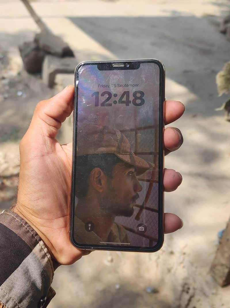 Apple iPhone XS Max 0