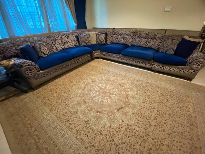 Sofa/L shaped 0