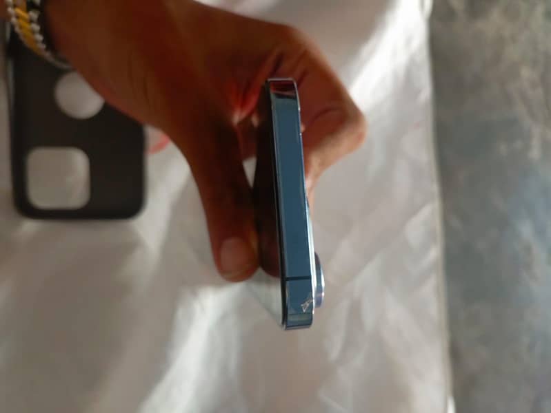 Apple iPhone 13 Pro 1