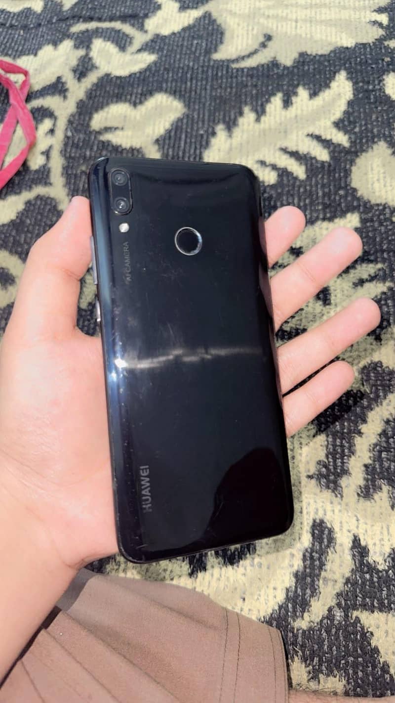 Huawei Y9 1