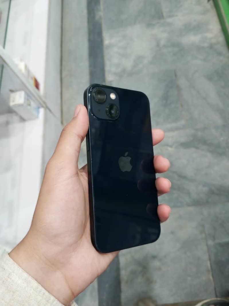 Apple iPhone 13 1