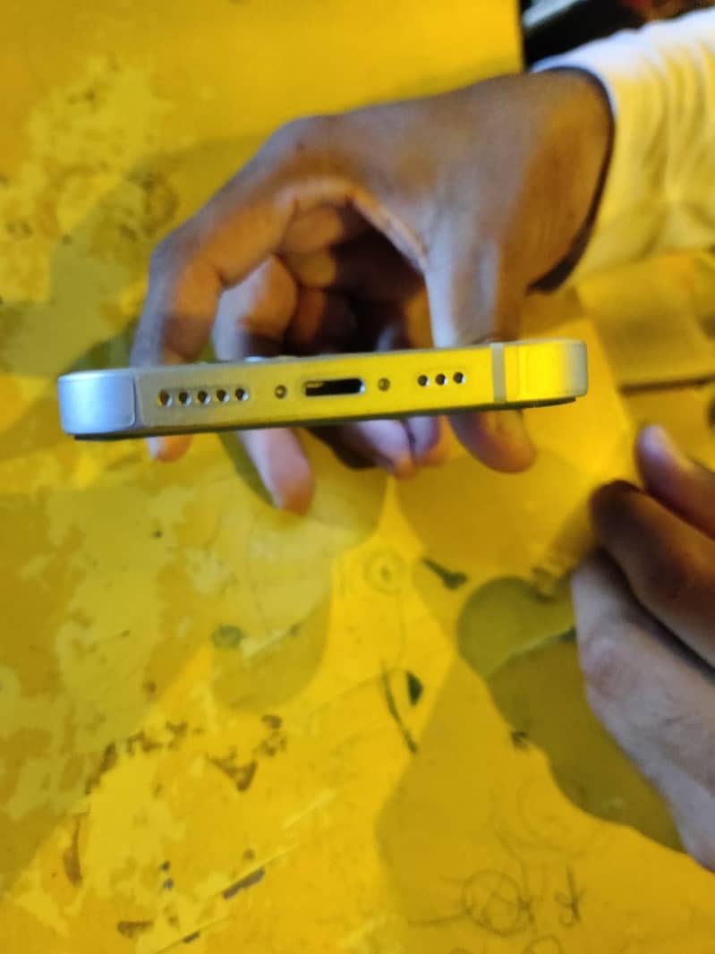 Apple iPhone 14 jv 4