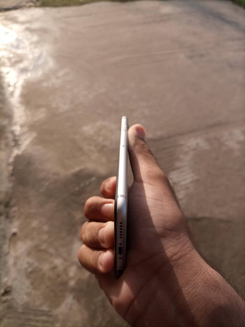 Apple iPhone 6 4