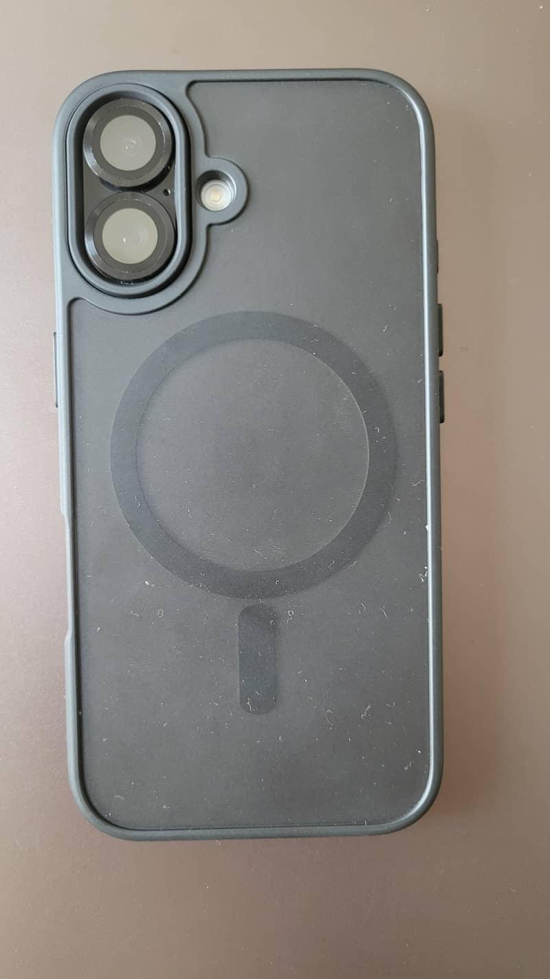 Apple iPhone 16 10