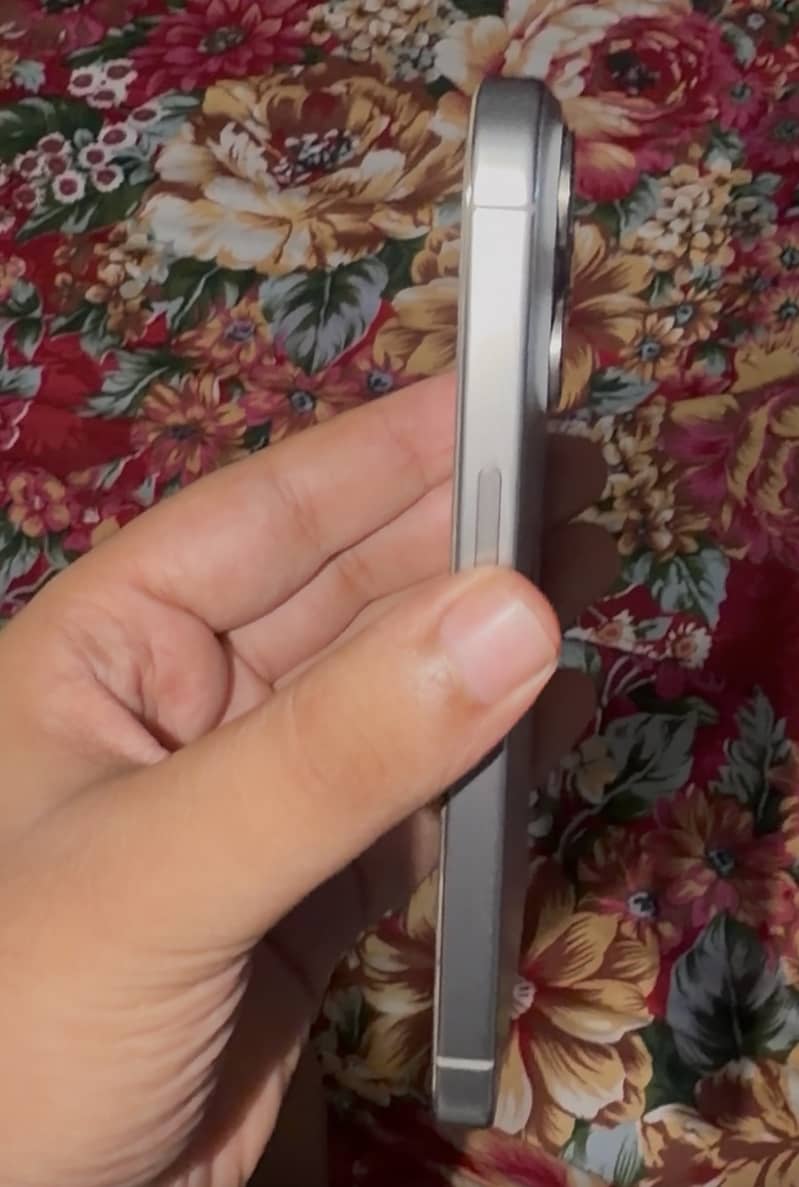 Apple iPhone 15 Pro 1