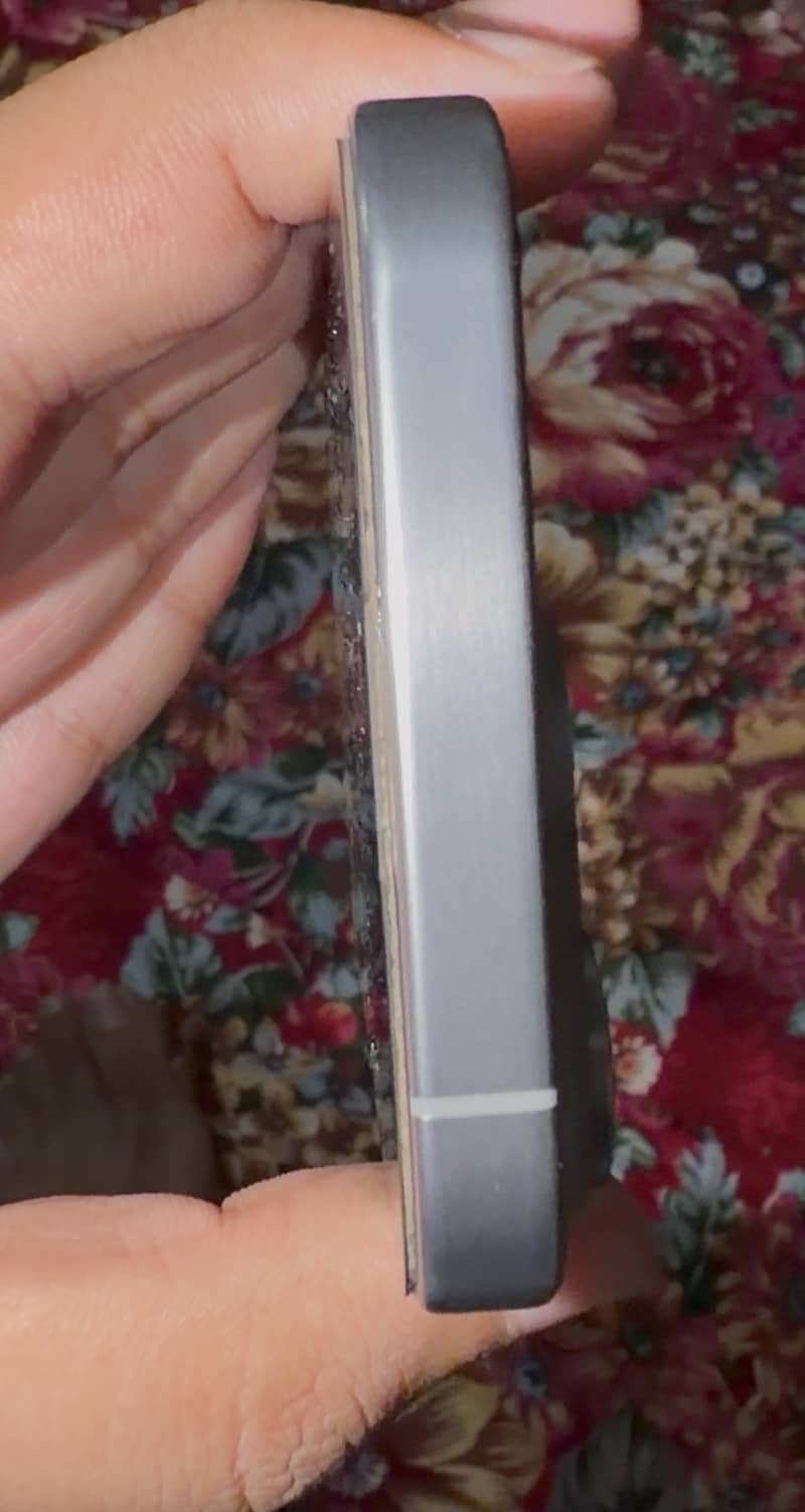 Apple iPhone 15 Pro 3