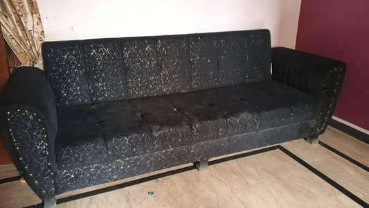 I'm selling my sofa come bed only 5 month used