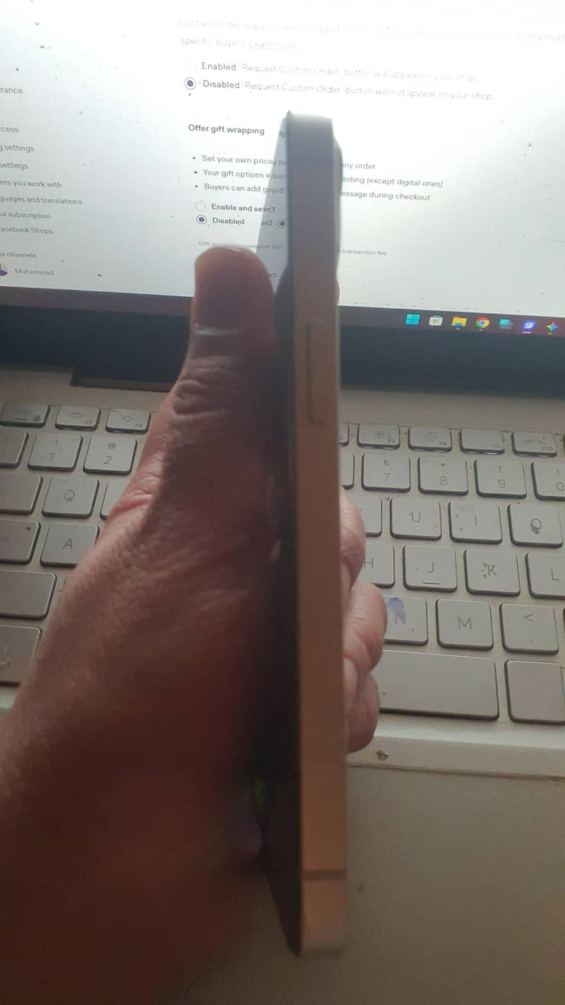 Apple iPhone 13 8