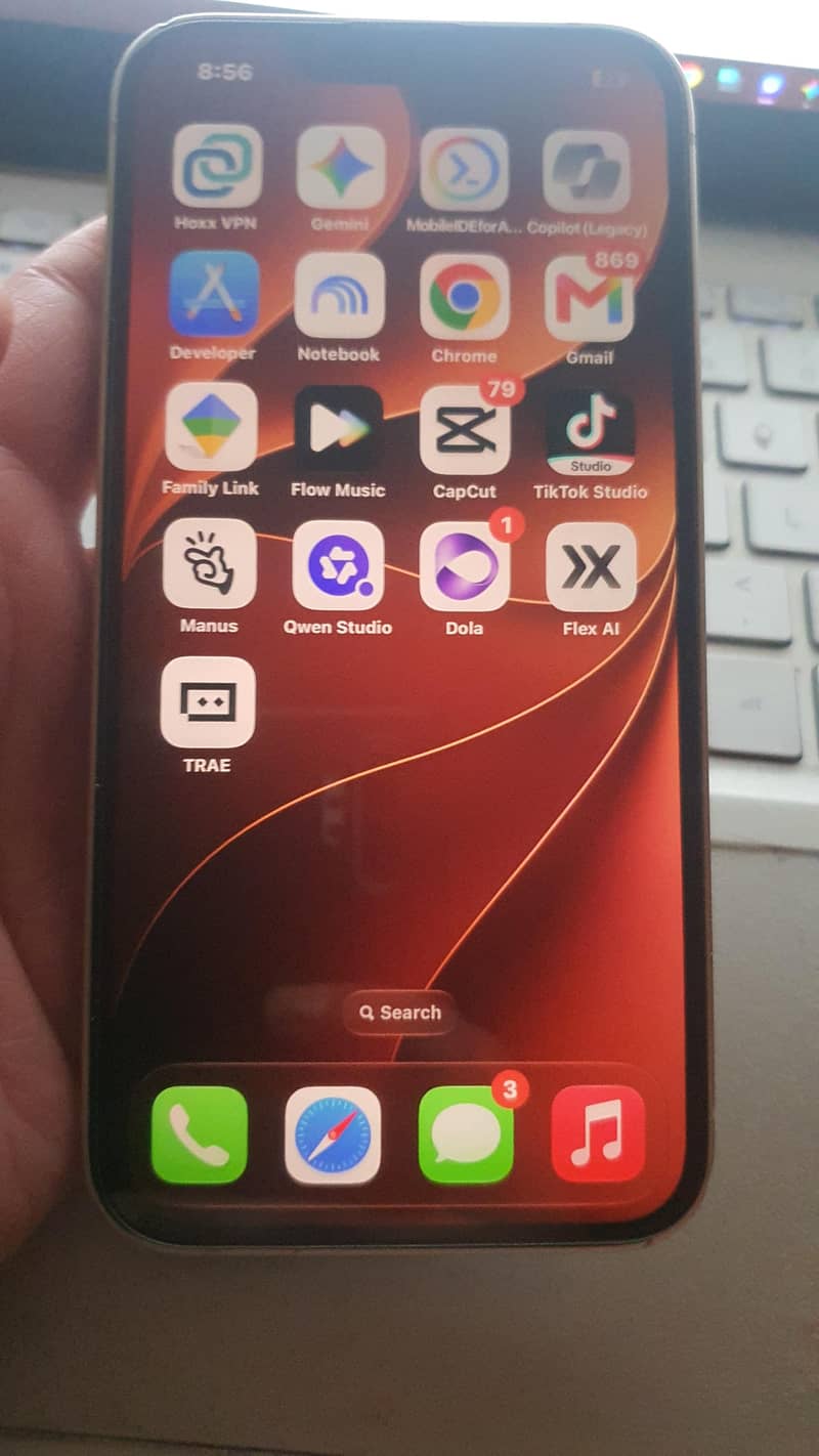 Apple iPhone 13 9
