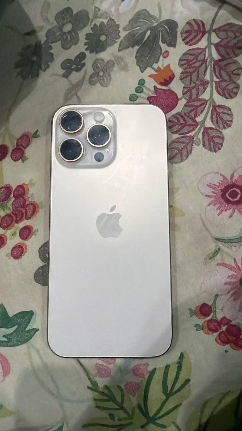 Apple iPhone 16 Pro Max 0