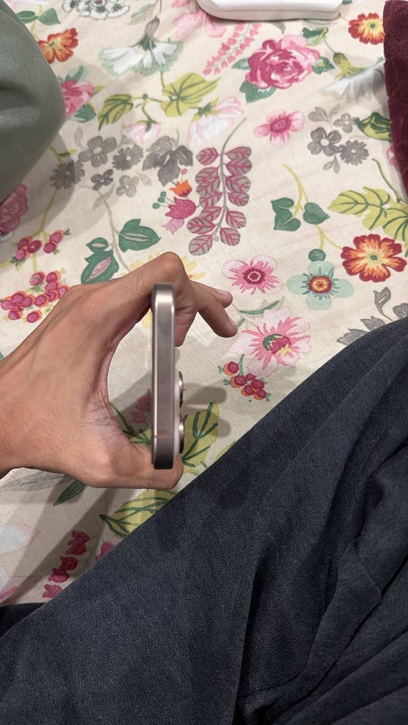 Apple iPhone 16 Pro Max 3