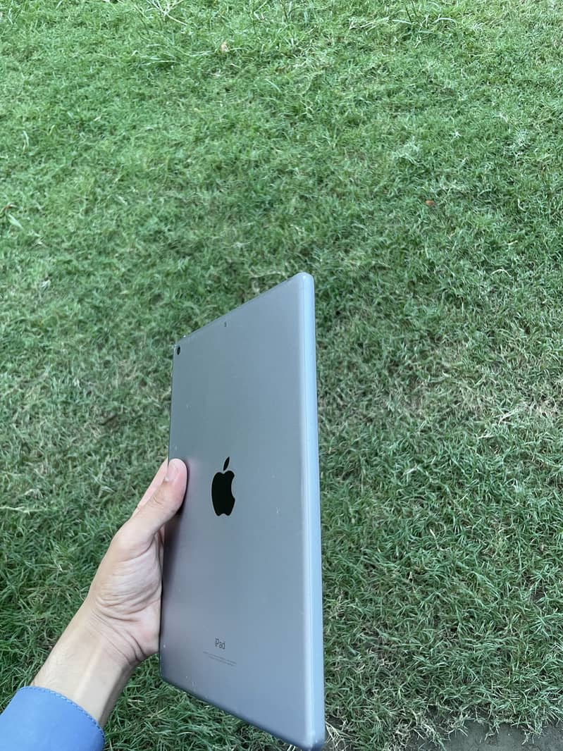 Ipad 6th generation 128 2