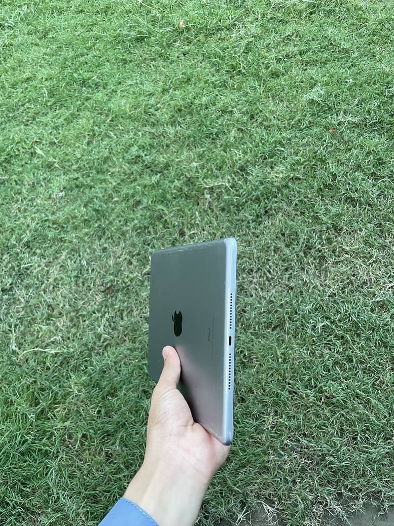Ipad 6th generation 128 3