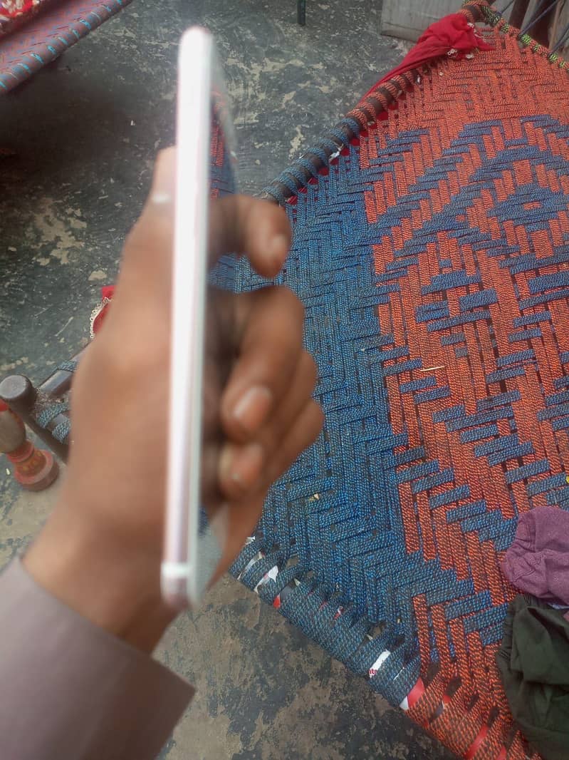 Apple iPhone 7 0