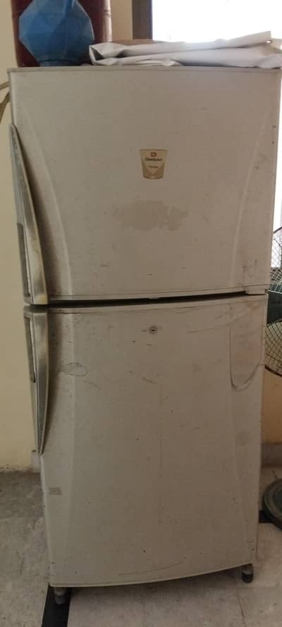 dawlance fridge / refrigerator