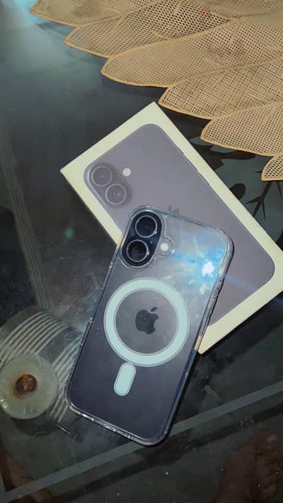 Apple iPhone 16