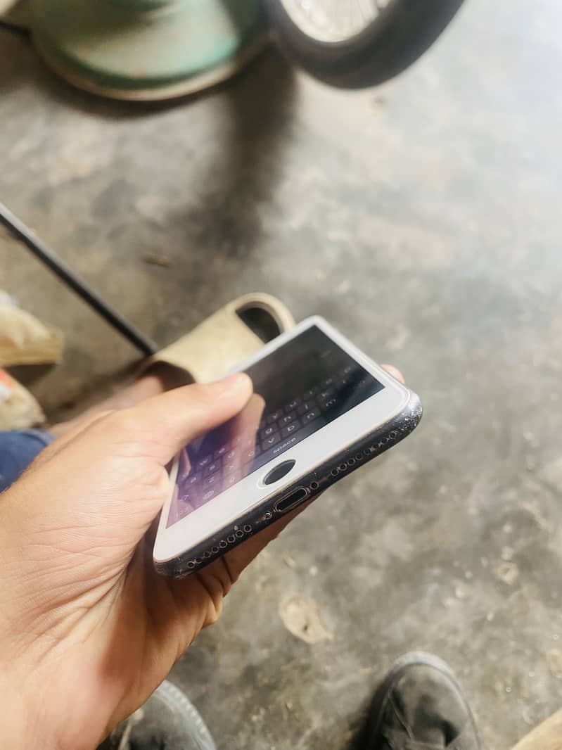 Apple iPhone 7 Plus 3