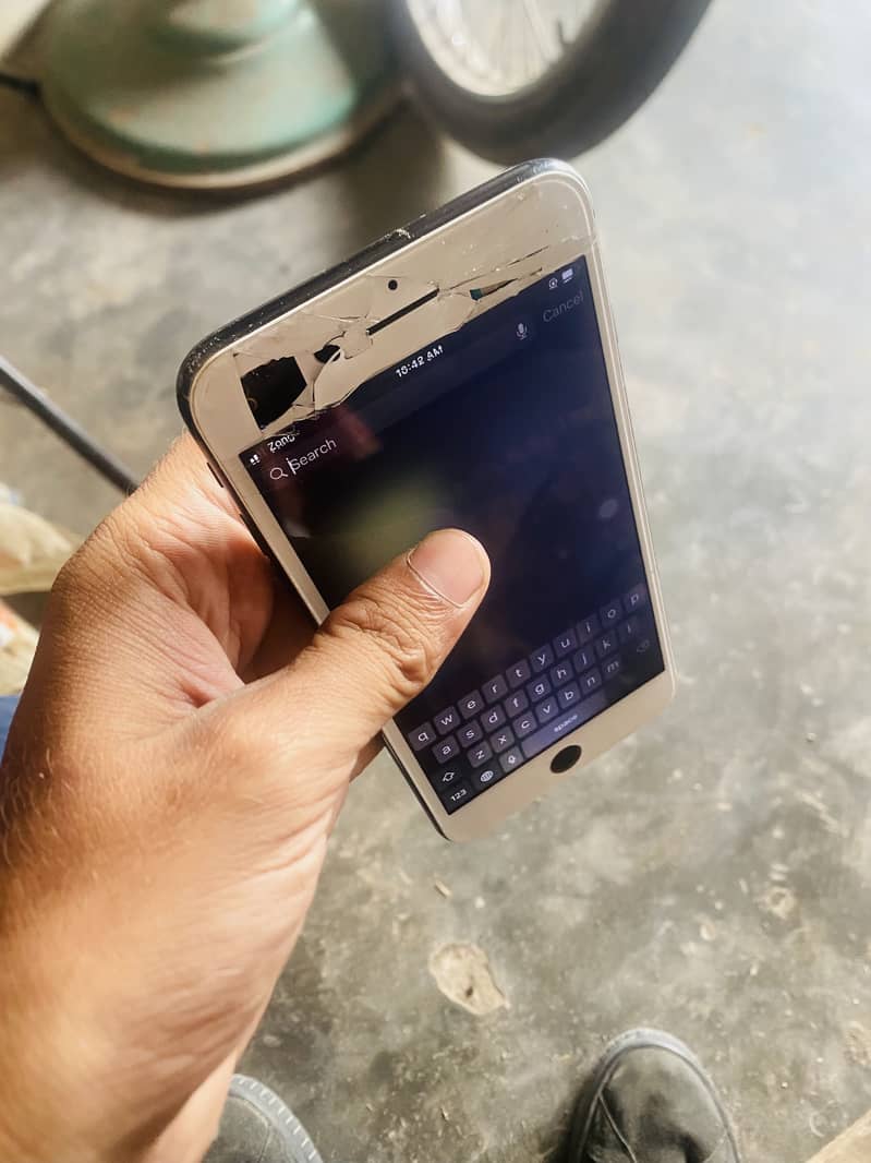 Apple iPhone 7 Plus 4