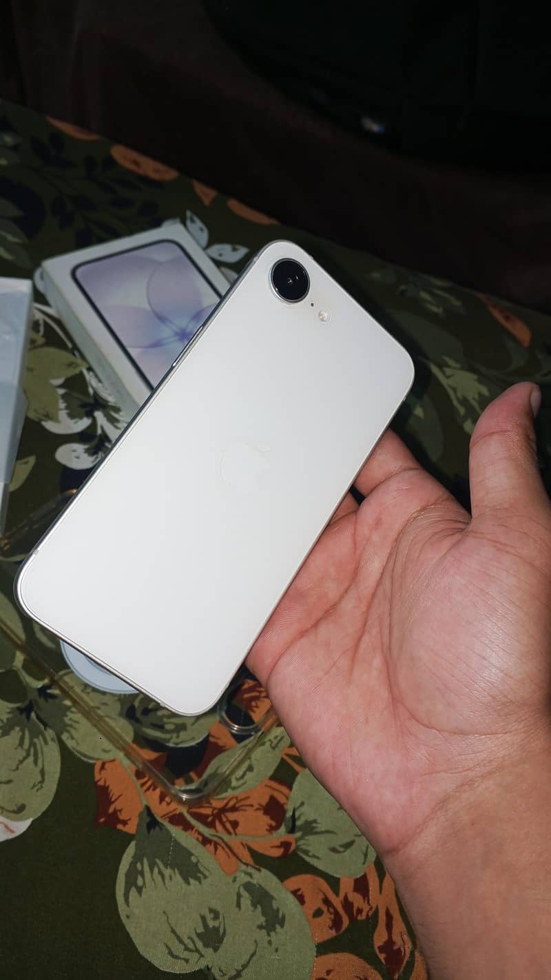 Apple iPhone 17e 2