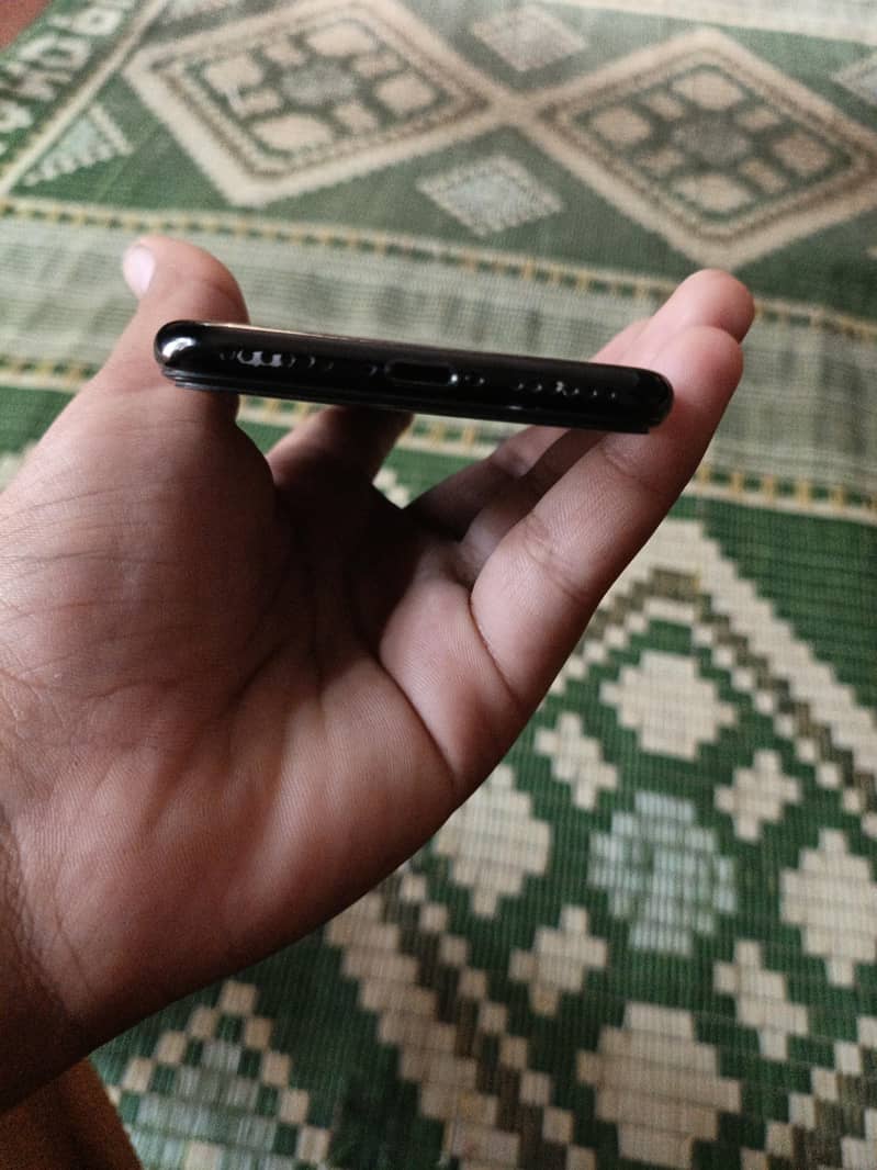 Apple iPhone 7 2